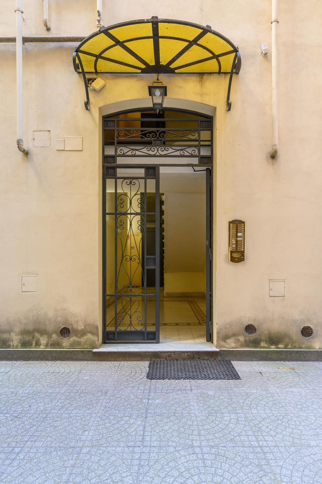Appartamento Via Visconti Rome Bagian luar foto